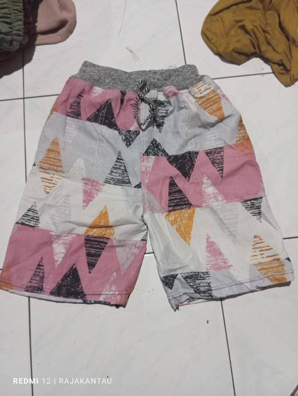 Lelang Celana anak tanggung Junior dan tanggung Bahan tuil 250 potong